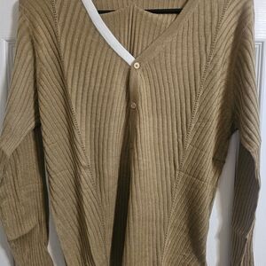 Women's Tan Sweater